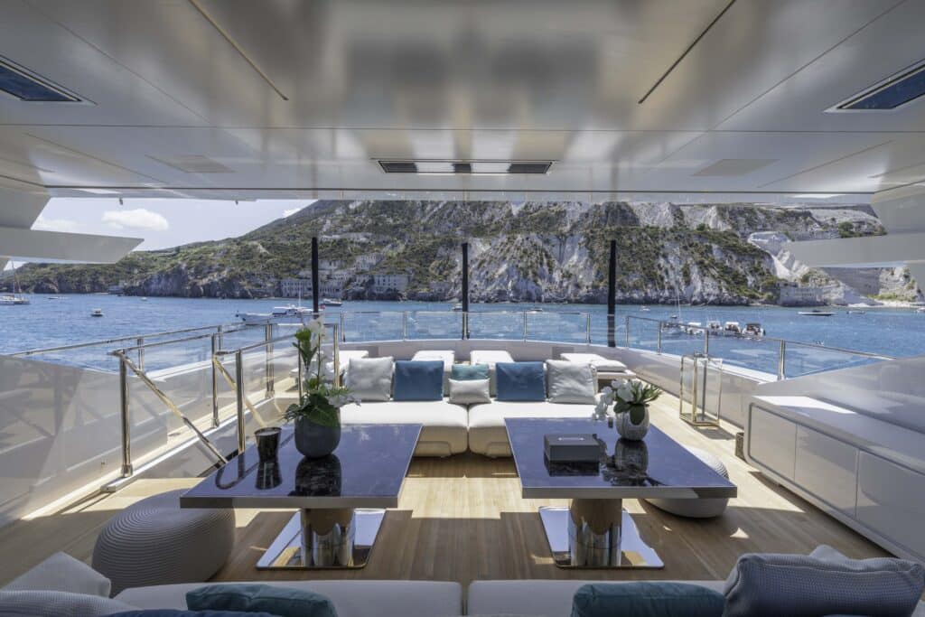Yacht Deck con riscaldatori elettrici bromici per esterni